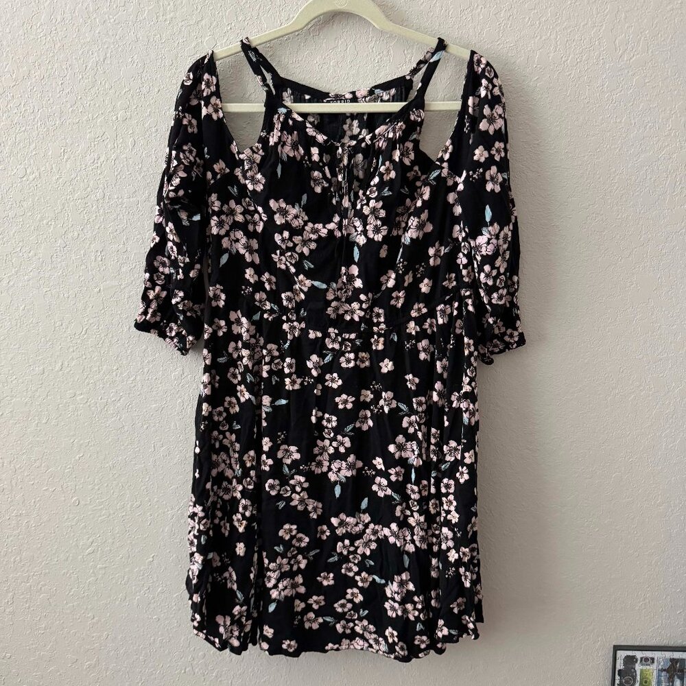 Black floral cold shoulder long sleeve dress